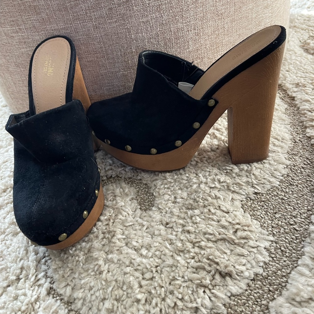 Comfortable clog shoe… high heel!